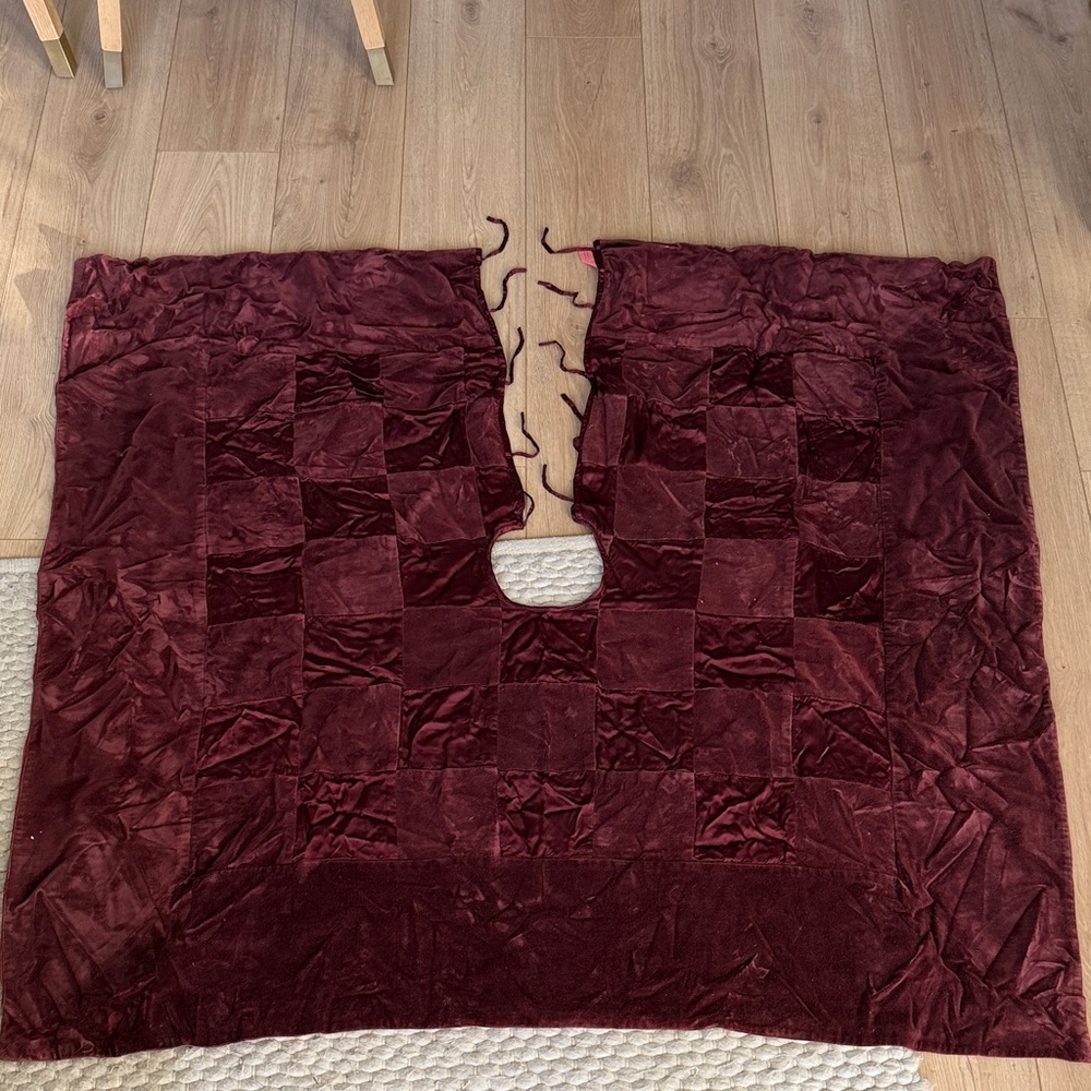 Velvet Quilted Burgundy Christmas Tree Skirt - Square 4x4 ft Holiday Decor